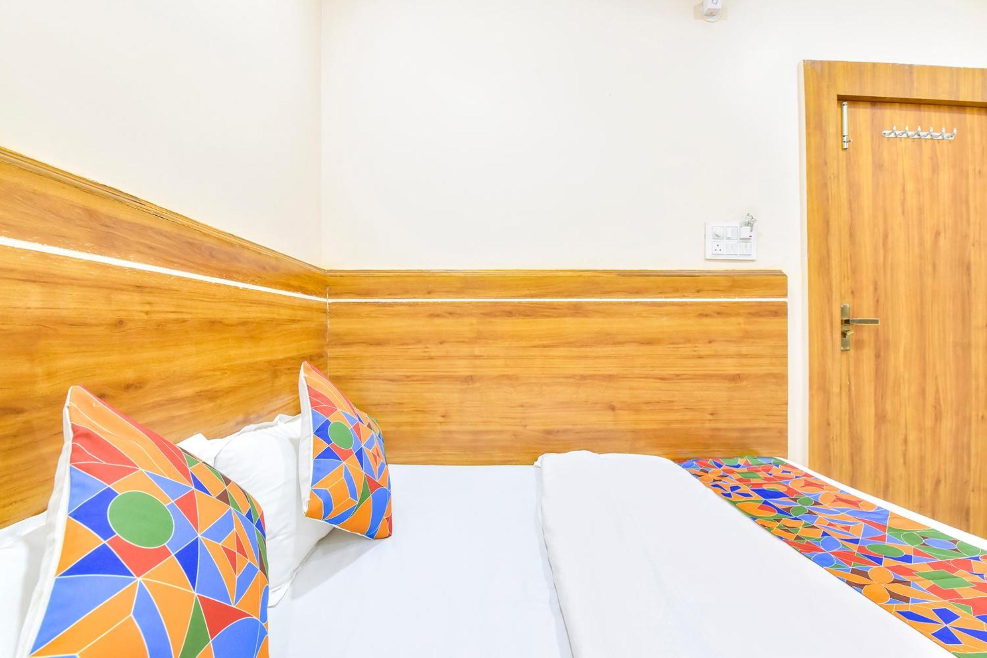 Fabhotel Somnath อุจเจน ภายนอก รูปภาพ